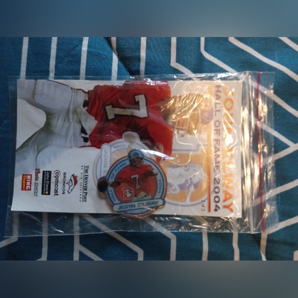 2004 John Always Hall of Fame Collector Pin
